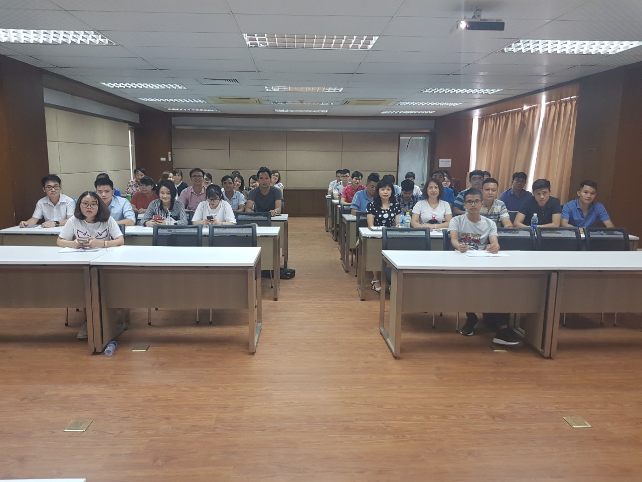 Tổ chức nhập học Cao học - Khóa 9 đợt 1 (niên khóa 2019-2021) Trường Đại học Công nghiệp Hà Nội