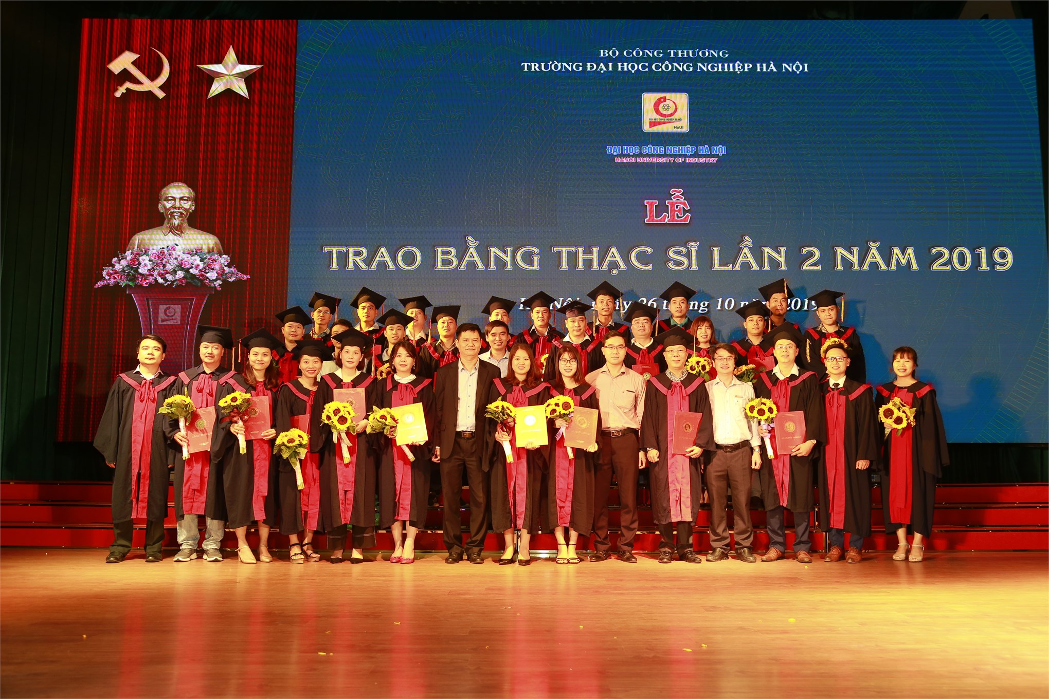 Lễ trao trao bằng thạc sĩ cho 127 tân thạc sĩ cao học khóa 7 đợt 2 (2017-2019).