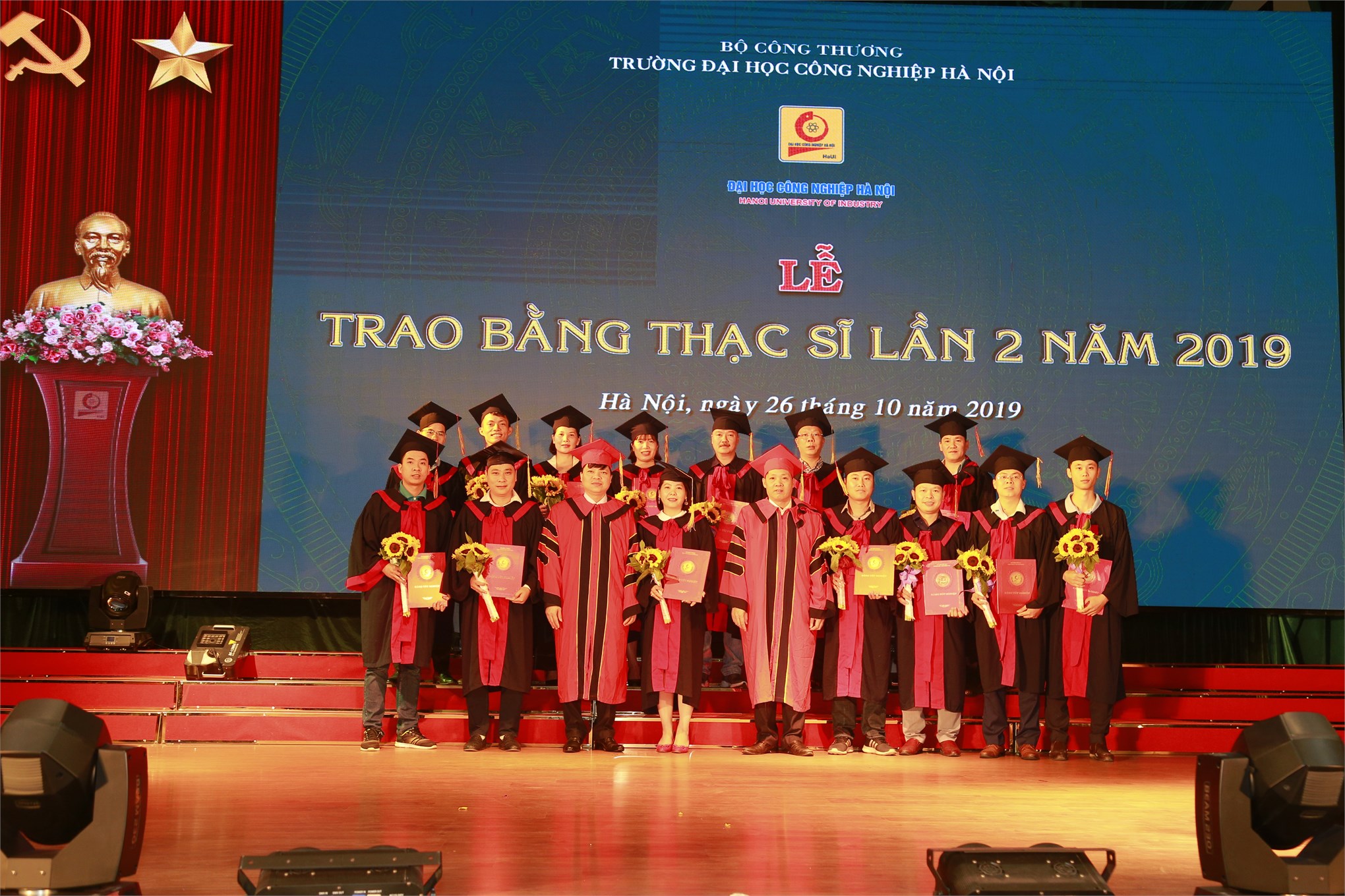 Lễ trao trao bằng thạc sĩ cho 127 tân thạc sĩ cao học khóa 7 đợt 2 (2017-2019).