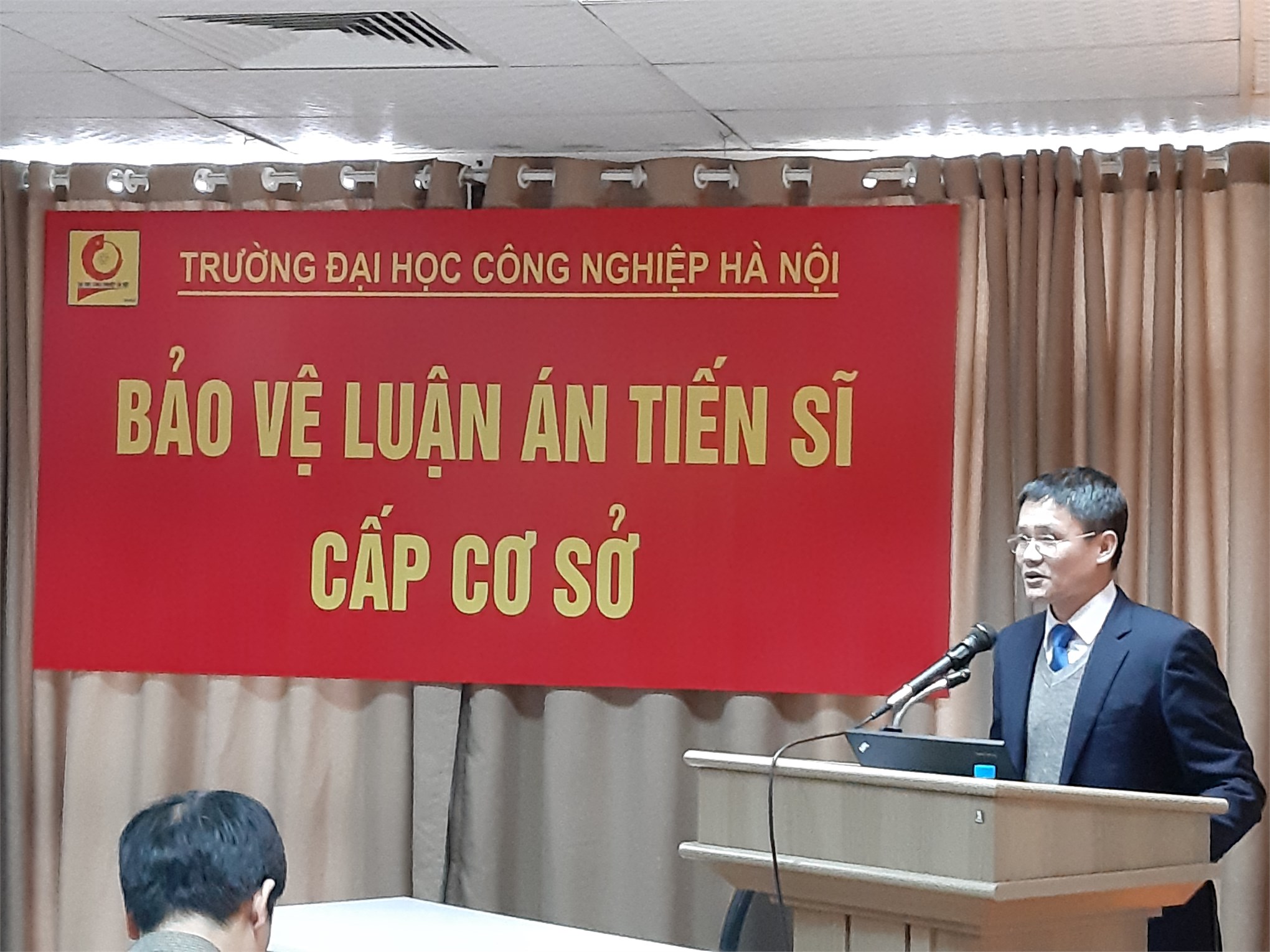 Tổ chức bảo vệ Luận án tiến sĩ cấp cơ sở cho NCS Nguyễn Văn Đức, ngành Kỹ thuật Cơ khí.