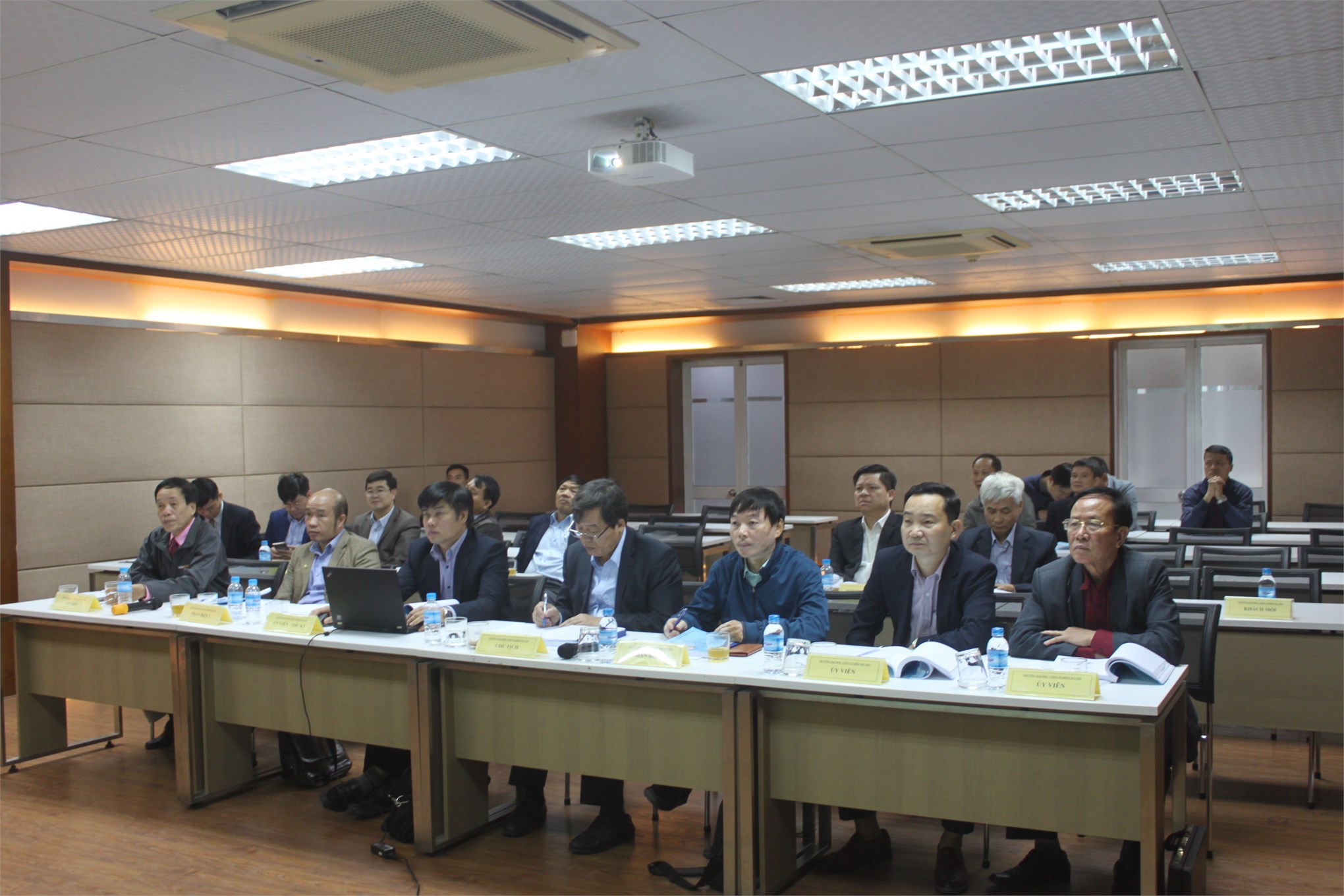 Tổ chức bảo vệ Luận án tiến sĩ cấp cơ sở cho NCS Hoàng Xuân Thịnh, ngành Kỹ thuật Cơ khí, mã số: 9520103.