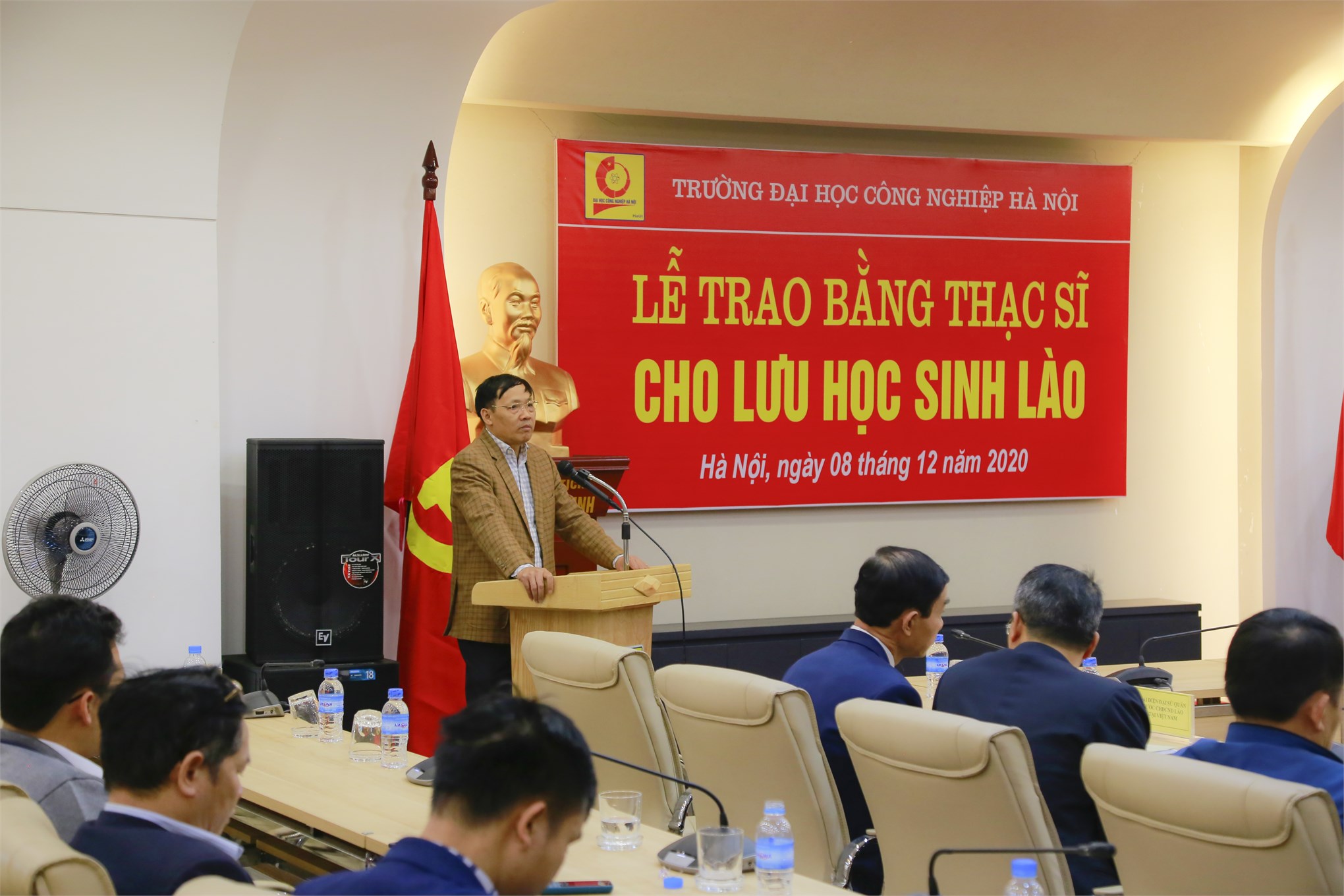 Lễ Trao bằng thạc sĩ cho Lưu học sinh Lào năm 2020