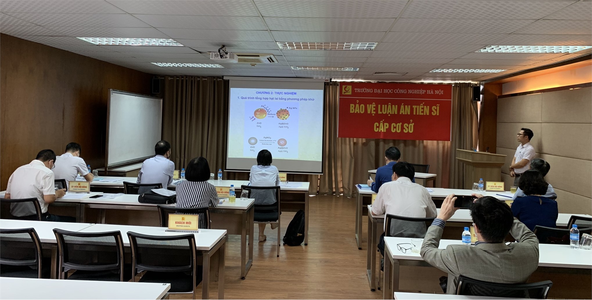 Tổ chức bảo vệ luận án tiến sĩ cấp đơn vị chuyên môn cho NCS Nguyễn Văn Thắng, chuyên ngành Kỹ thuật Hóa học