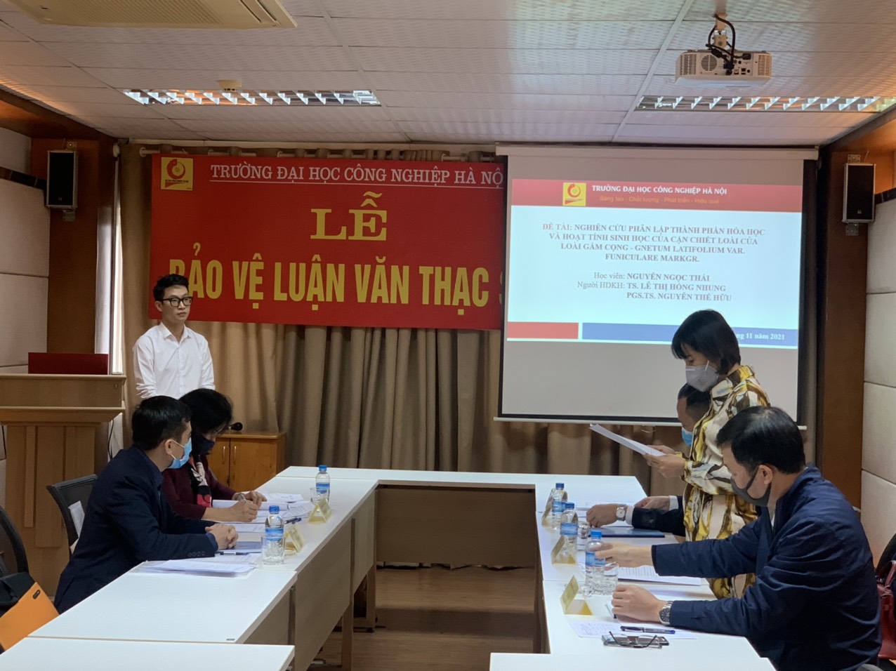 Trường Đại học Công nghiệp Hà Nội, tổ chức bảo vệ luận văn thạc sĩ cho học viên cao học ngành Kỹ thuật Hóa học – khóa 9 đợt 2 (2019-2021).
