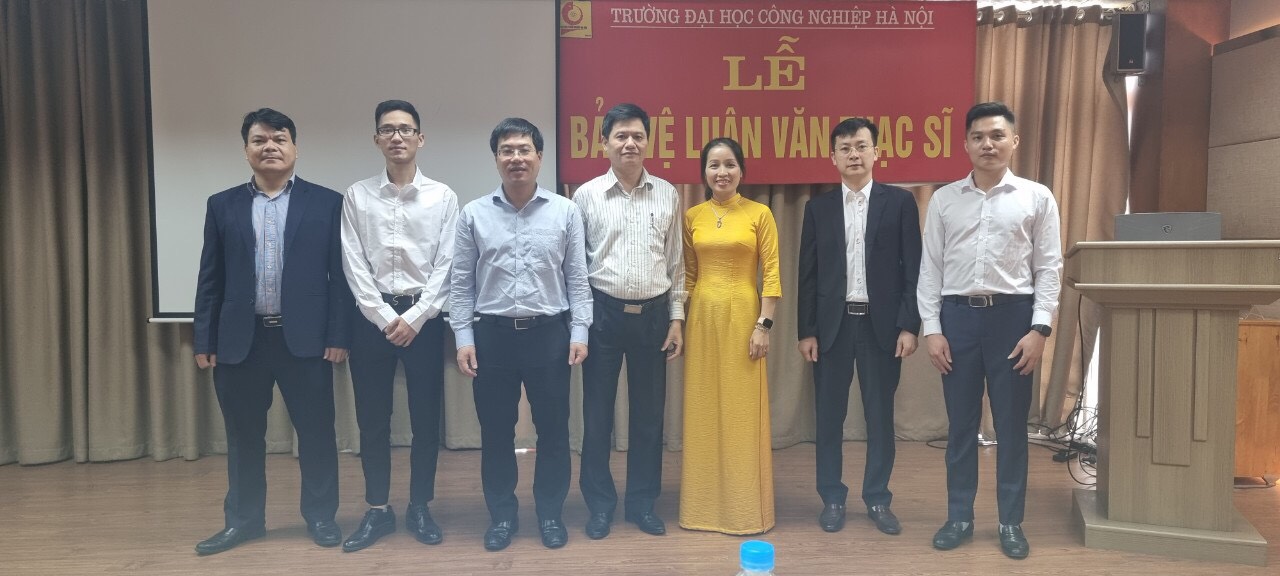 Tổ chức bảo vệ luận văn thạc sĩ cho học viên cao học ngành Kỹ thuật Điện tử - khóa 10 (2020-2022).