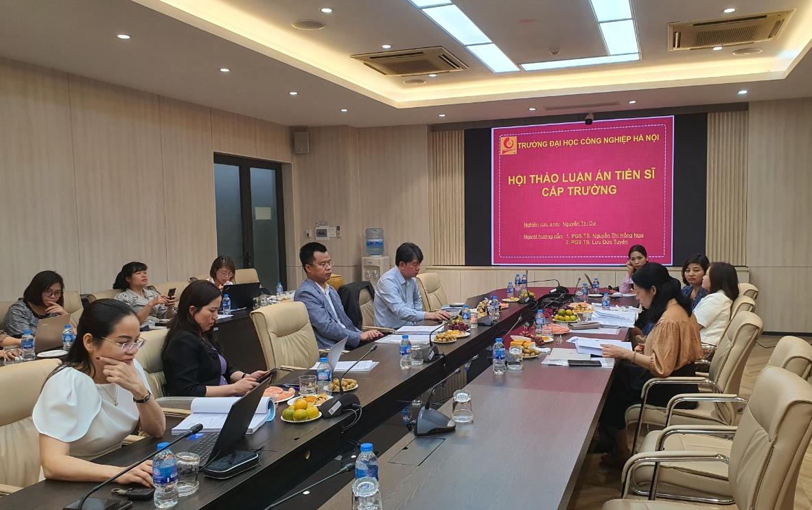 Tổ chức Hội thảo luấn án tiến sĩ cho NCS Nguyễn Thị Dự - ngành Kế toán.
