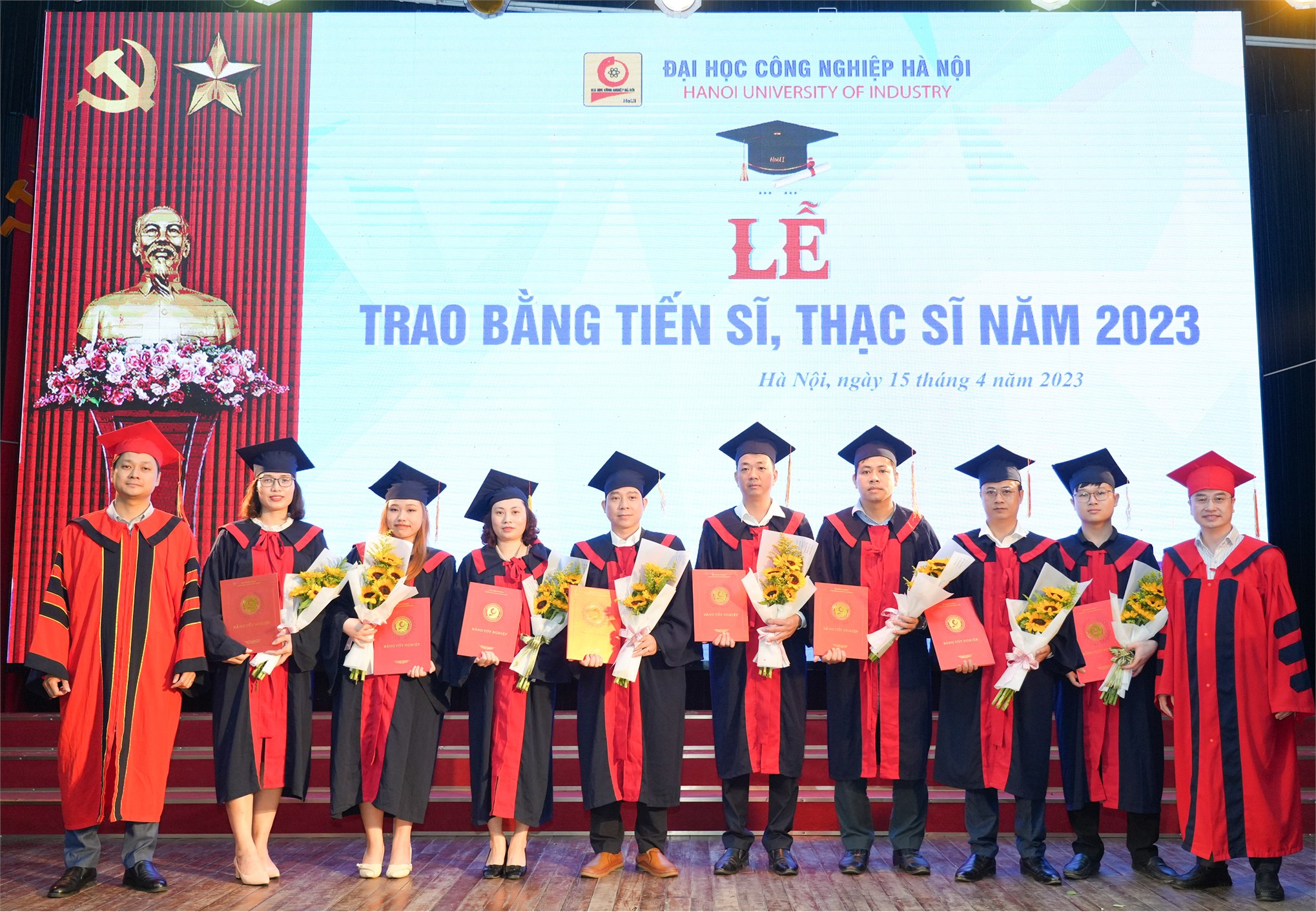 Lễ trao bằng tiến sĩ, thạc sĩ năm 2023: Khẳng định uy tín và chất lượng đào tạo trình độ Sau đại học của trường Đại học Công nghiệp Hà Nội.