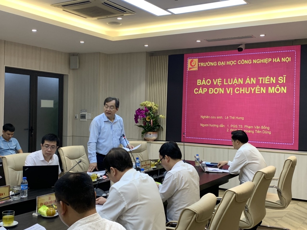 Tổ chức bảo vệ luận án tiến sĩ cấp đơn vị chuyên môn cho NCS Lê Thế Hưng, chuyên ngành Kỹ thuật Cơ khí.