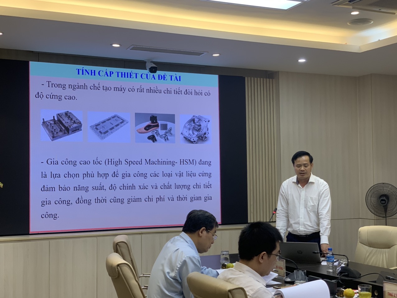 Tổ chức bảo vệ luận án tiến sĩ cấp đơn vị chuyên môn cho NCS Lê Thế Hưng, chuyên ngành Kỹ thuật Cơ khí.
