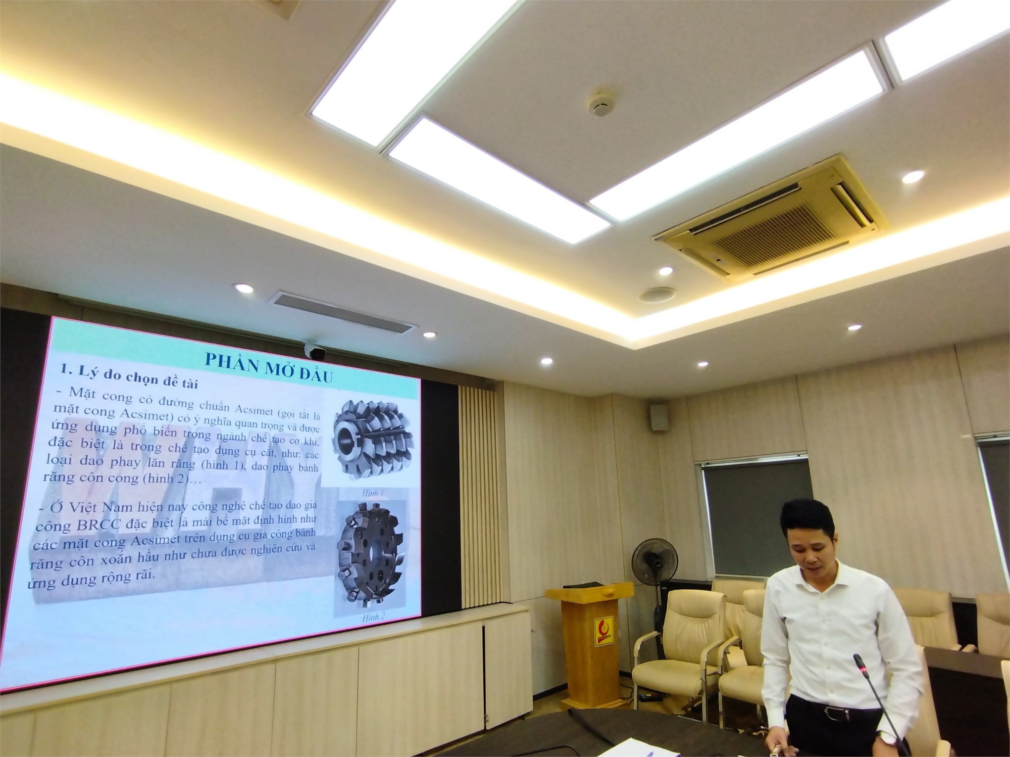 Tổ chức bảo vệ luận án tiến sĩ cấp đơn vị chuyên môn cho NCS Nguyễn Huy Kiên, chuyên ngành Kỹ thuật cơ khí.