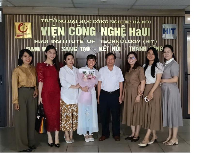 Tổ chức bảo vệ đề án tốt nghiệp thạc sĩ cho học viên cao học ngành Ngôn ngữ Trung Quốc, khóa 12 đợt 2 (2022-2024)