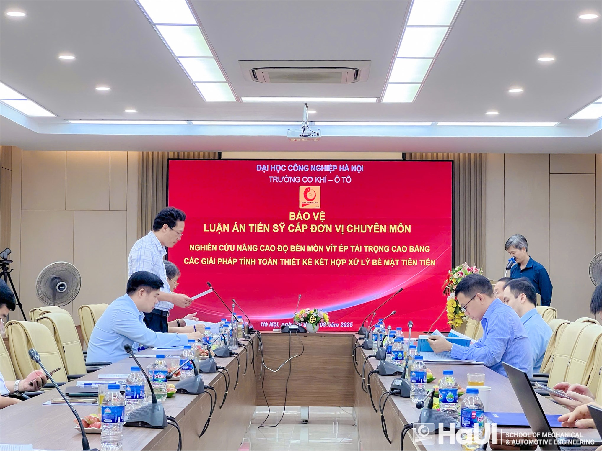 Chúc mừng NCS Nguyễn Hồng Tiến xuất sắc bảo vệ luận án tiến sĩ cấp đơn vị chuyên môn ngành Kỹ thuật cơ khí