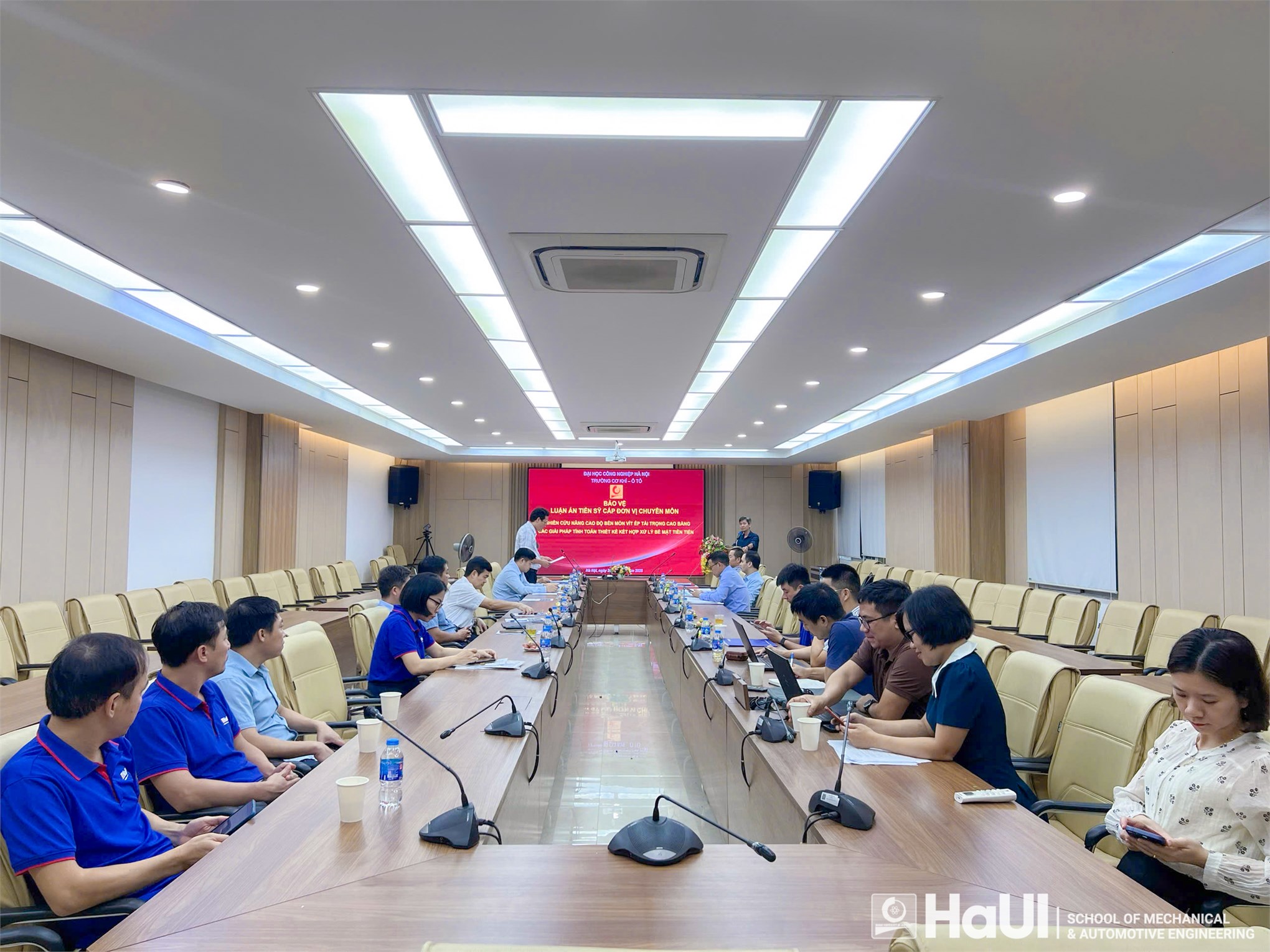 Chúc mừng NCS Nguyễn Hồng Tiến xuất sắc bảo vệ luận án tiến sĩ cấp đơn vị chuyên môn ngành Kỹ thuật cơ khí