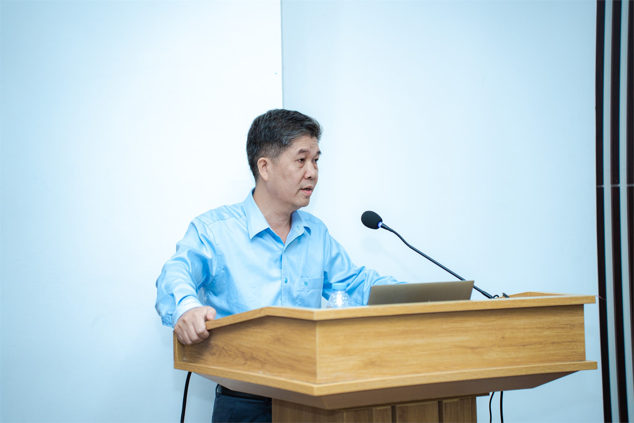 Nghiên cứu sinh Cao Thị Nhiên bảo vệ thành công luận án tiến sĩ tại Trường Đại học Công nghiệp Hà Nội