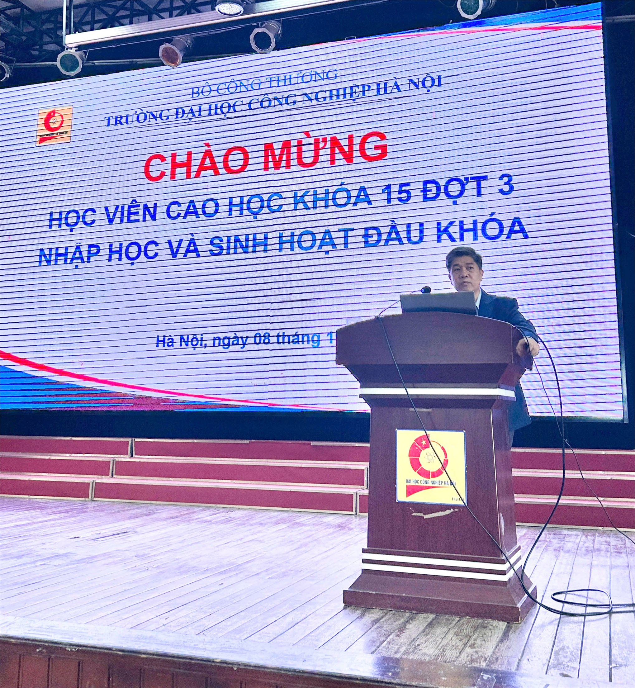 Tổ chức nhập học và sinh họa đầu khóa cho học viên cao học khóa 15 đợt 3 năm 2025