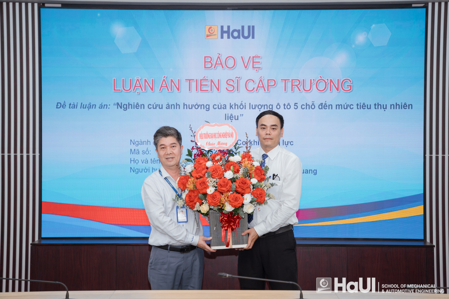 Chúc mừng NCS Ngô Quang Tạo bảo vệ thành công luận án tiến sĩ cấp Trường, Ngành Kỹ thuật cơ khí động lực