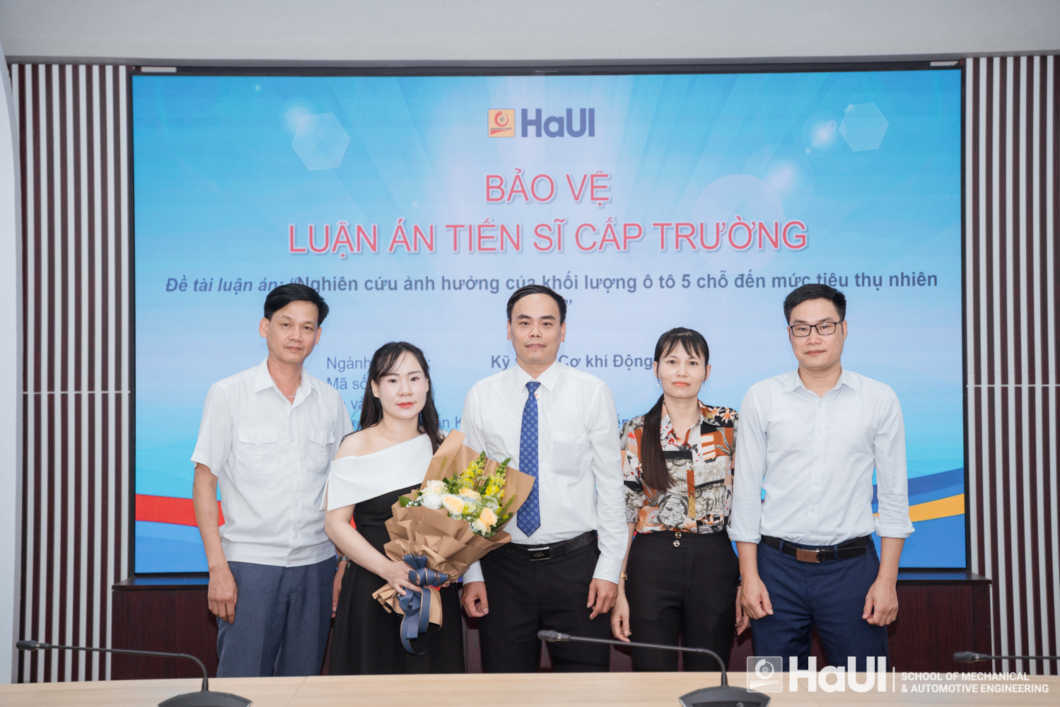 Chúc mừng NCS Ngô Quang Tạo bảo vệ thành công luận án tiến sĩ cấp Trường, Ngành Kỹ thuật cơ khí động lực