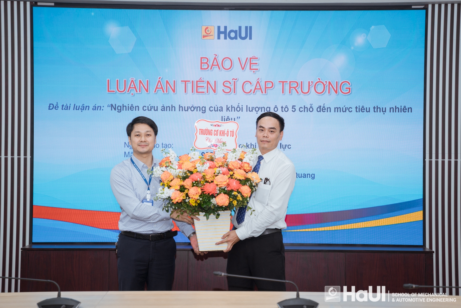 Chúc mừng NCS Ngô Quang Tạo bảo vệ thành công luận án tiến sĩ cấp Trường, Ngành Kỹ thuật cơ khí động lực