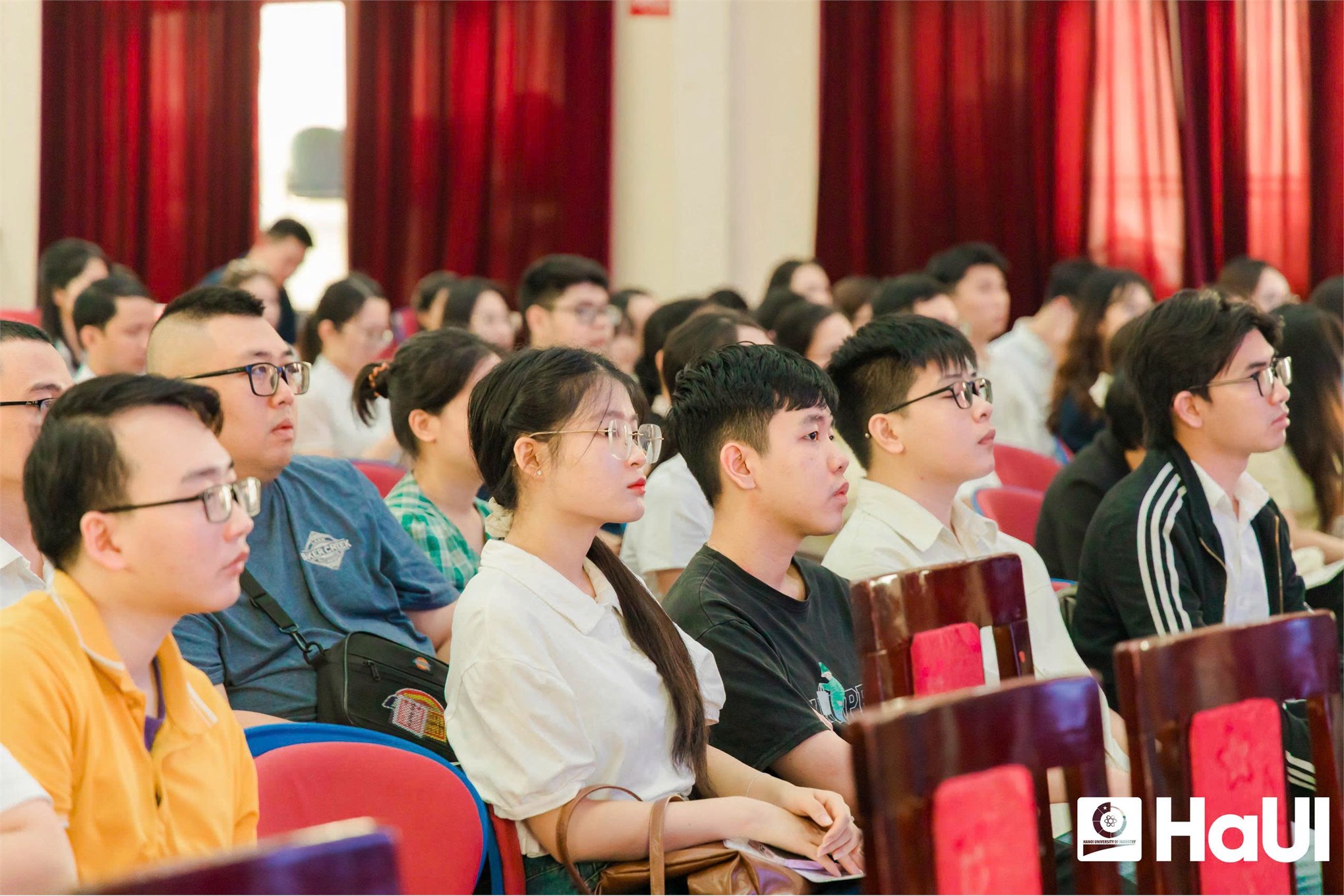 Chào mừng học viên cao học khóa 16 đợt 1 nhập học