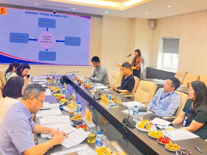 Tổ chức bảo vệ luận án tiến sĩ cấp đơn vị chuyên môn cho NCS Cao Thị Nhiên ngành Kế toán
