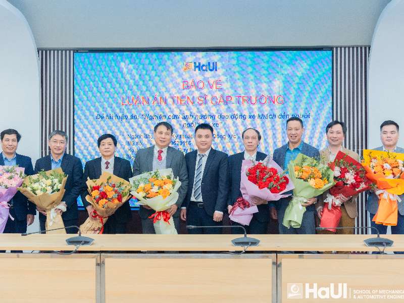 Chúc mừng NCS Lê Duy Long đã bảo vệ thành công luận án tiến sĩ cấp Trường, ngành Kỹ thuật cơ khí động lực